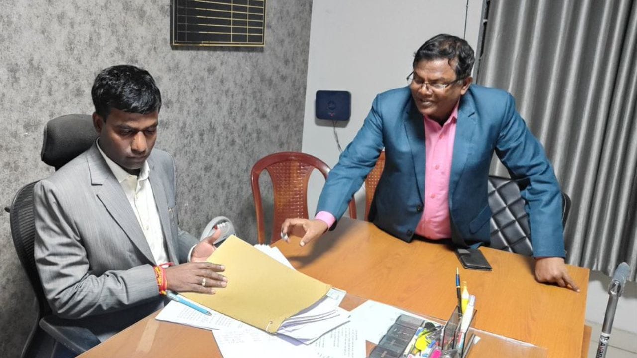 बड़गाईं अंचल अधिकारी शिवशंकर पांडेय बने रांची शहर के नए अंचल अधिकारी