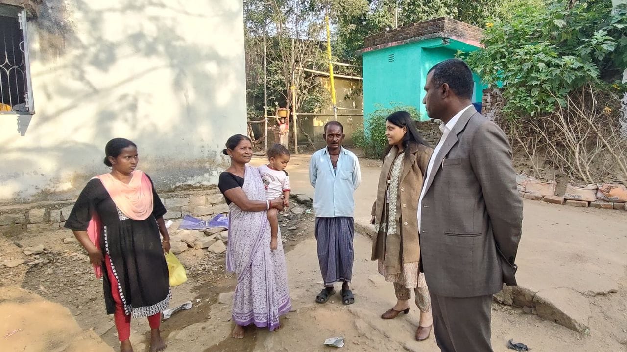 Ranchi DC ने किया तमाड़ प्रखण्ड कार्यालय का औचक निरीक्षण, दी सख्त हिदायतें