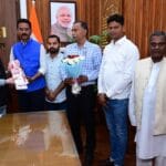 एसटी सूची में शामिल करने की मांग, कुड़मी समाज का प्रतिनिधिमंडल राज्यपाल से मिला