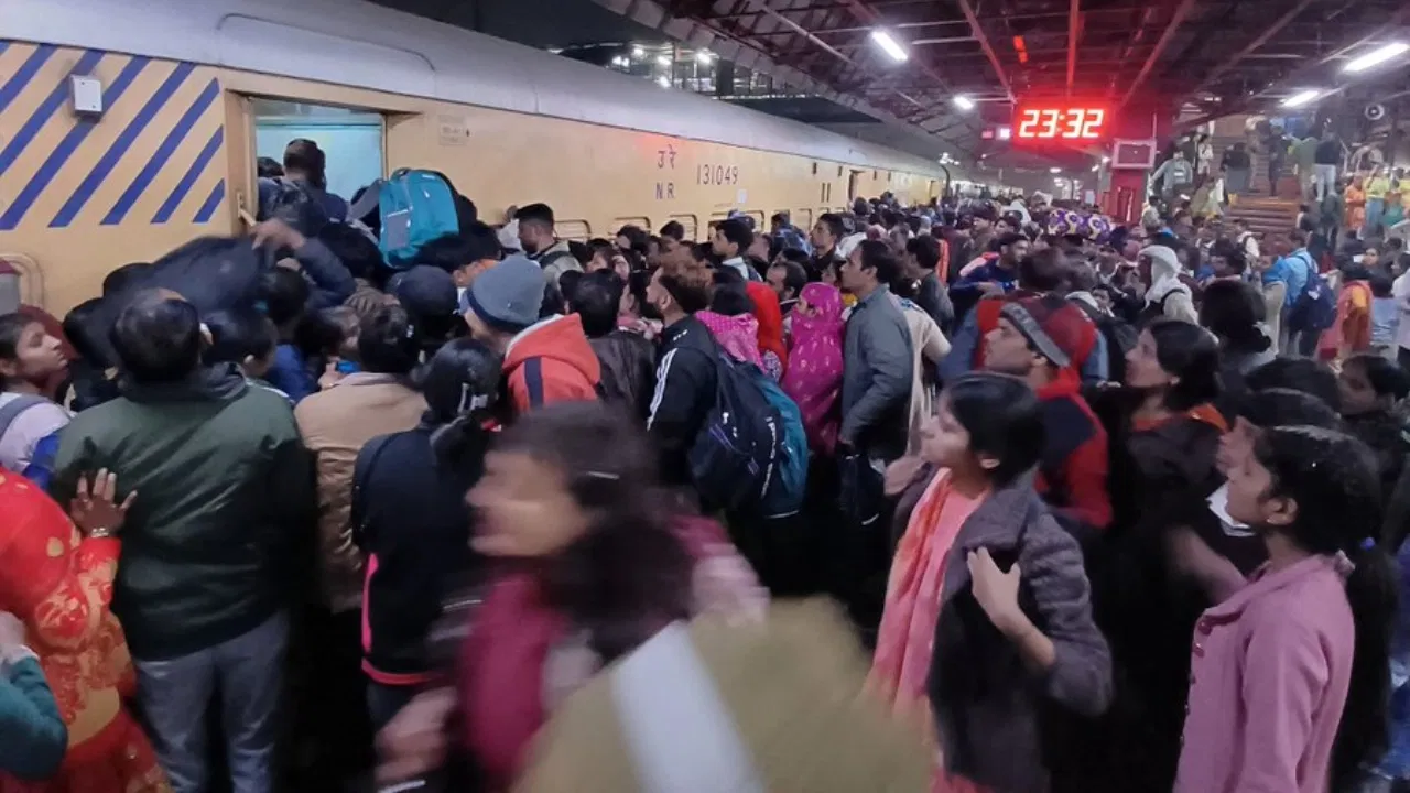 नई दिल्ली रेलवे स्टेशन पर भगदड़: 18 की मौत, हाई-लेवल जांच के आदेश