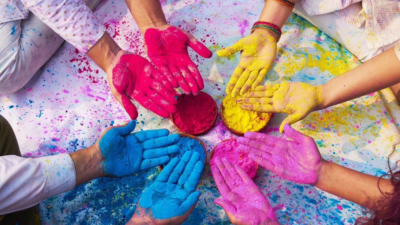 Holi के लिए Eco-Friendly Colors: सुरक्षित और प्राकृतिक विकल्प