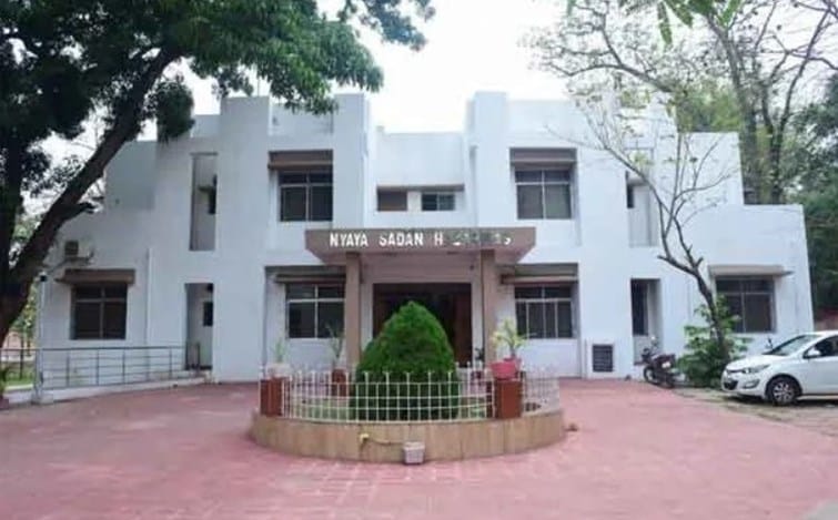 मजदूर की मौत के मामले में कोर्ट का बड़ा फैसला, बीडीओ पर एफआईआर का आदेश