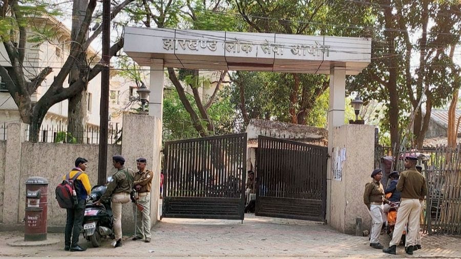 जेपीएससी मेंस परीक्षा पर हाईकोर्ट की मुहर, परिणाम रद्द करने की मांग खारिज