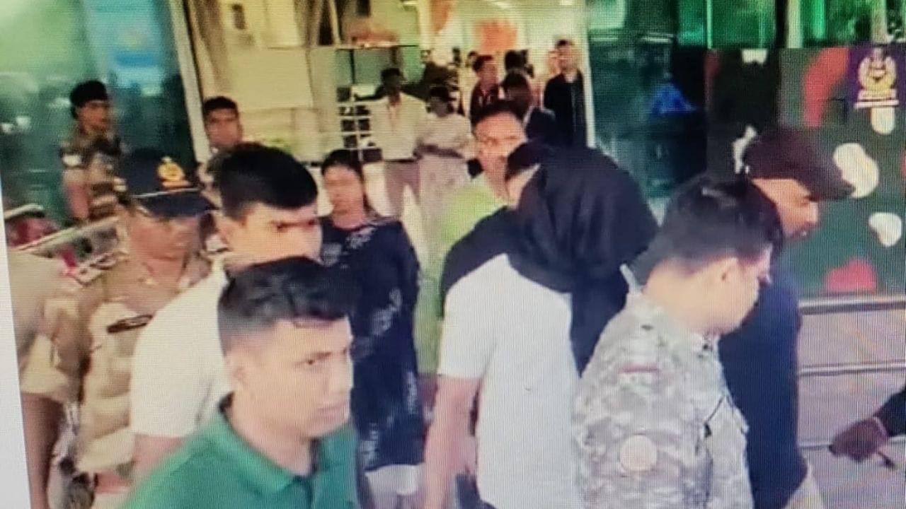 अजरबैजान से प्रत्यर्पित खूंखार गैंगस्टर मयंक सिंह उर्फ सुनील मीणा, झारखंड एटीएस ने रांची में किया पेश