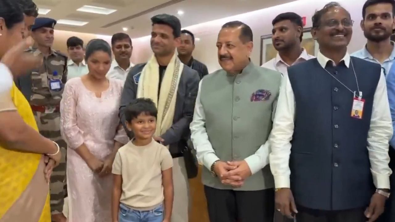 शुभांशु शुक्ला भारत लौटे, पीएम मोदी संग खास मिशन पर करेंगे चर्चा