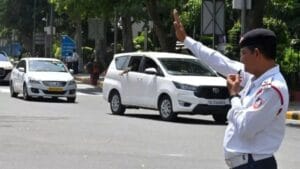 दिल्ली में नॉन बीएस-6 वाहनों की एंट्री पर रोक, 1 नवंबर से लागू होंगे सख्त नियम