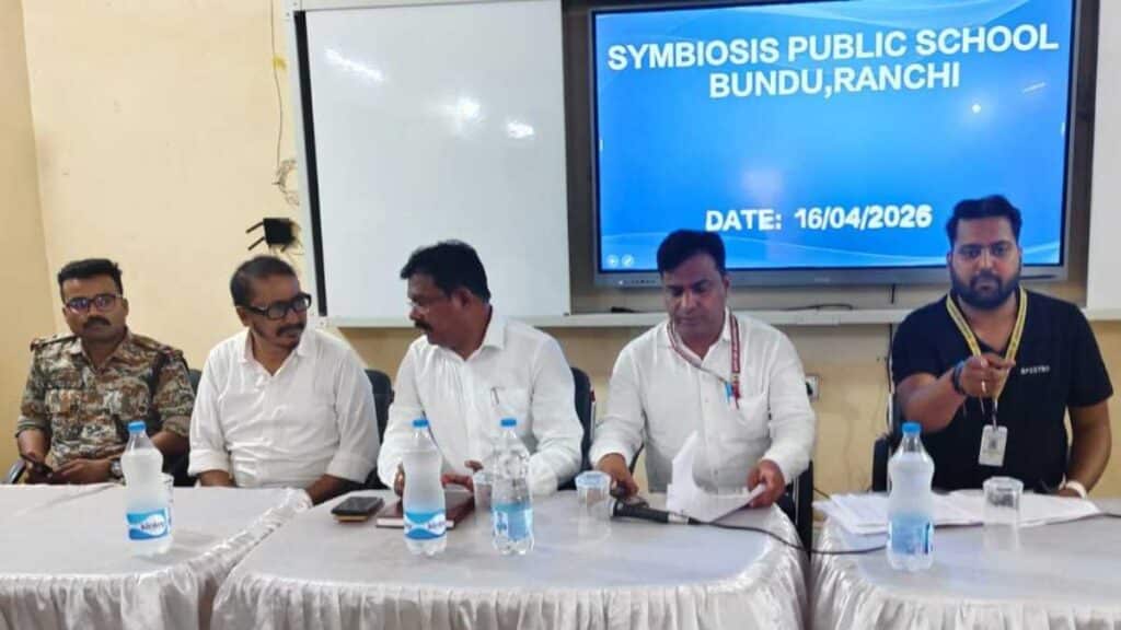 सिर्फ जुर्माना नहीं, बुण्डू में दी गई 'सुरक्षा की सीख'