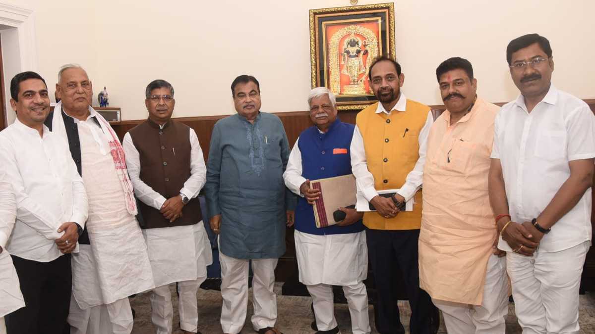 झारखंड की सड़कों का बदलेगा चेहरा: नितिन गडकरी ने दी 15 बड़ी परियोजनाओं को हरी झंडी, लापरवाही पर अफसरों को सख्त चेतावनी!