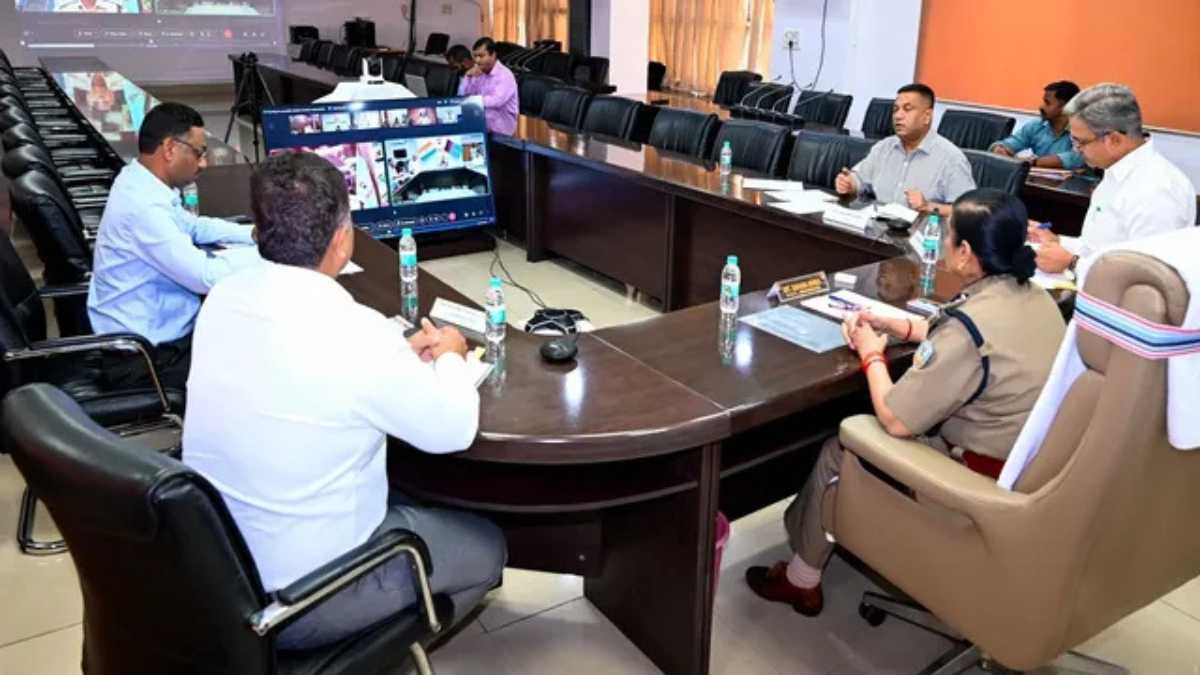 नीट-जेईई और JSSC के लिए झारखंड में 'रेड अलर्ट': पेपर लीक माफिया पर डीजीपी तदाशा मिश्रा का कड़ा प्रहार, क्या अब बदलेगा सिस्टम?