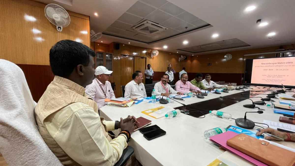 राँची स्कूल फीस ब्रेकिंग: DC मंजूनाथ भजन्त्री का निजी स्कूलों पर बड़ा फैसला; फीस, ड्रेस और किताबों के लिए जारी हुई 'लक्ष्मण रेखा'