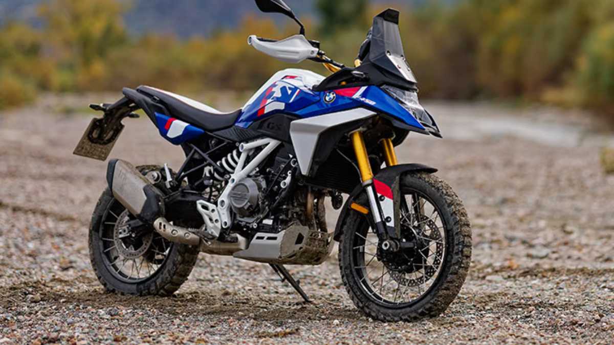 BMW का बड़ा धमाका: मात्र 4.70 लाख में आई 'पहाड़ों की रानी' F 450 GS, क्या अब Royal Enfield का खेल खत्म होगा?