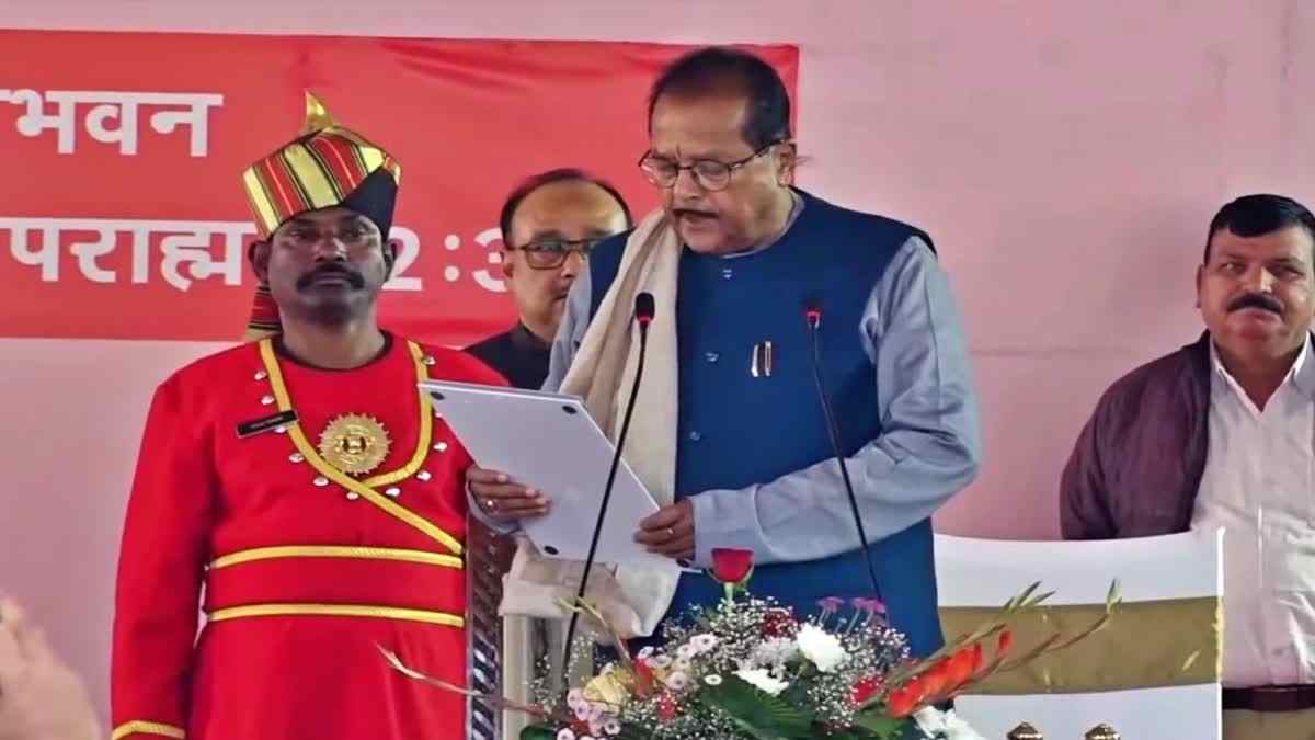 झारखंड कांग्रेस में 'Clash of Clans': मंत्री जी ने जड़ा सोशल मीडिया पर छक्का, बोले- 'एक आंख में काजल, एक आंख में सुरमा' नहीं चलेगा!