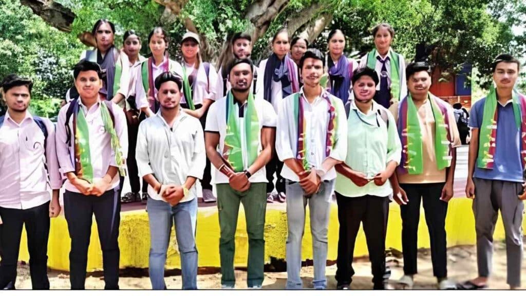 Cluster system in jharkhand के खिलाफ रांची में छात्रों का प्रदर्शन
