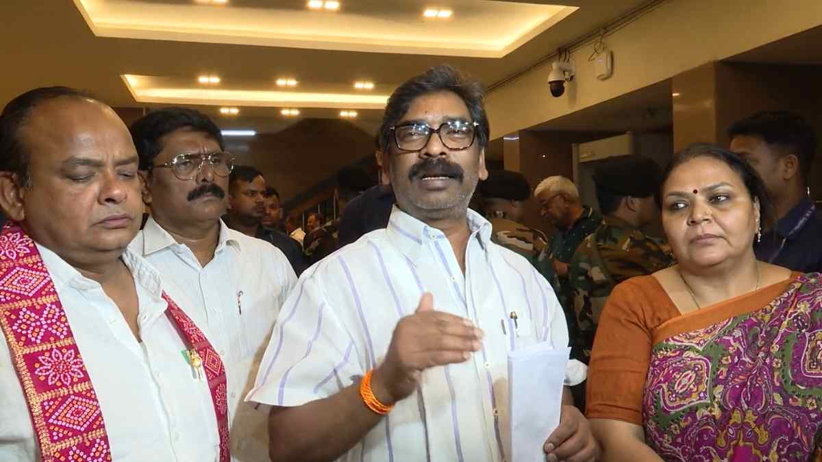 हेमंत सोरेन का बड़ा हमला: क्या झारखंड में अब हर पंचायत में खुलेगा डिटेंशन सेंटर?
