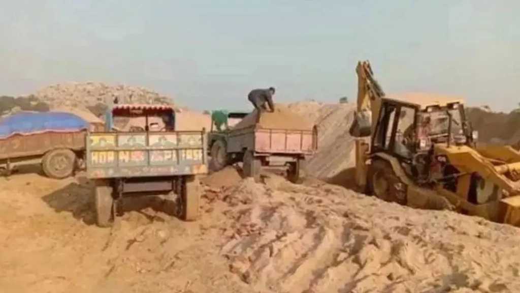 झारखंड में बालू संकट: 17 घाटों पर क्यों अटका एग्रीमेंट?