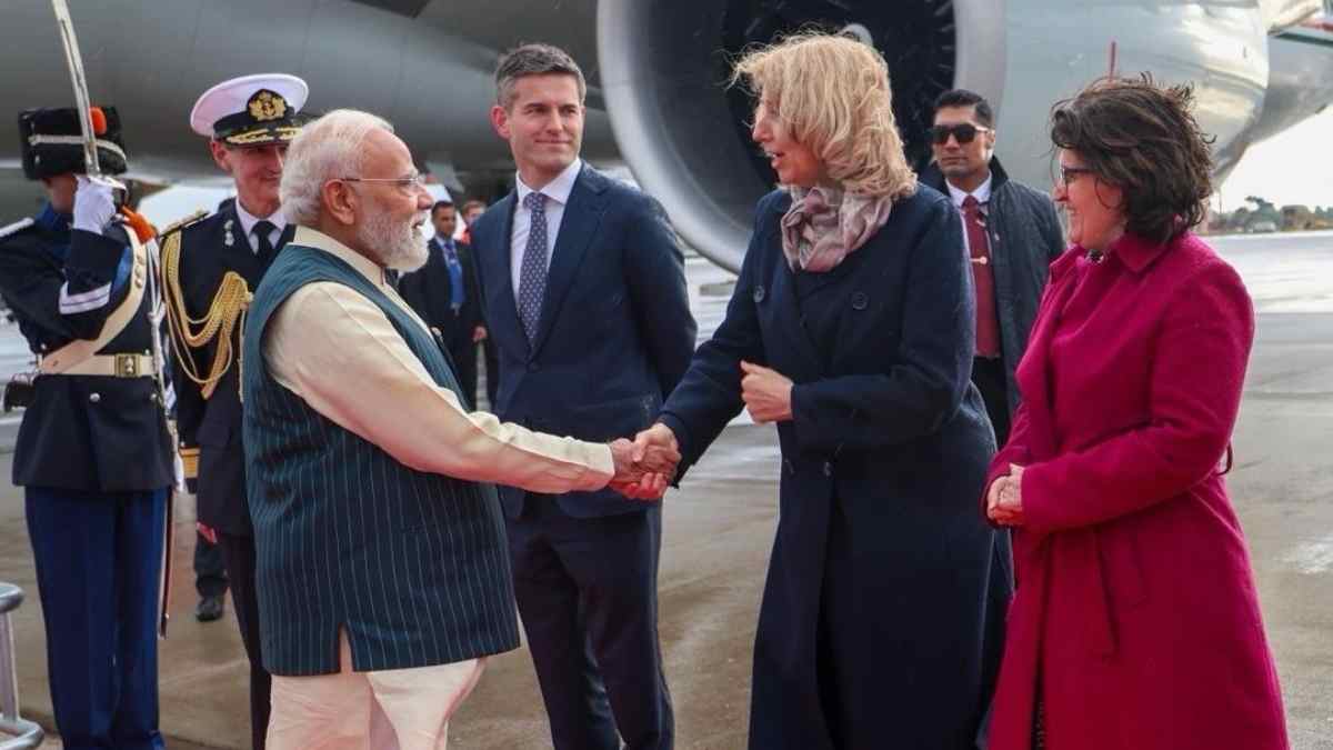 पीएम मोदी पहुंचे नीदरलैंड