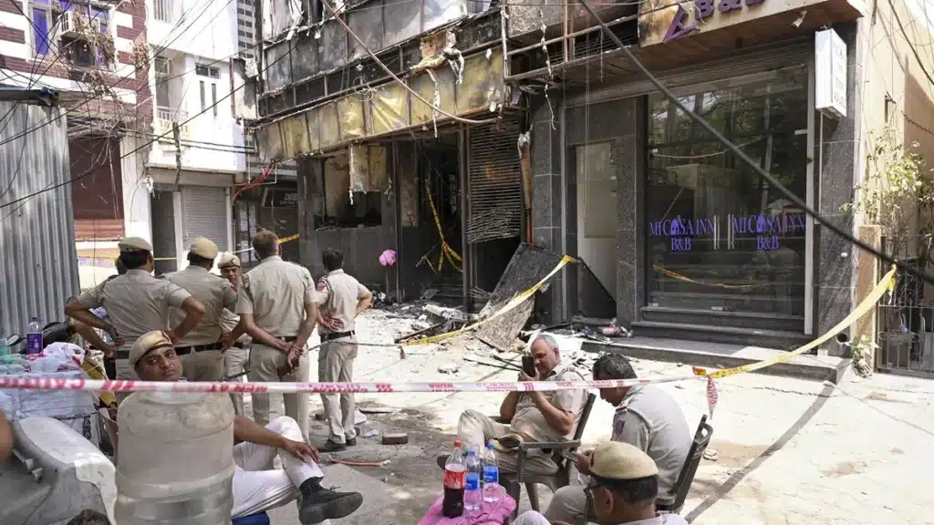 दिल्ली में 94 अवैध ढांचे जमींदोज, 114 प्रॉपर्टीज सील! 8 सीलिंग और बुलडोजर एक्शन