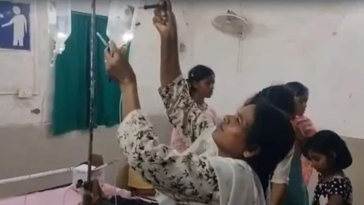 गढ़वा कस्तूरबा स्कूल में फूड प्वाइजनिंग से मचा हड़कंप, 60 बीमार