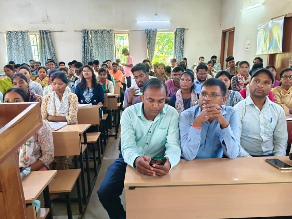 रांची यूनिवर्सिटी या नगराटोली छात्रावास के बाहर प्रदर्शन