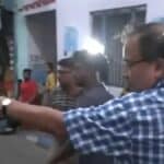 ममता बनर्जी के घर के बाहर कुणाल घोष पर हमला, कालीघाट में भारी तनाव!