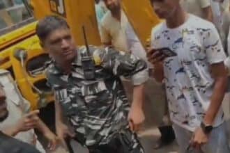 देवघर में अतिक्रमण हटाने के दौरान ट्रैफिक जवान ने लहराई पिस्टल, वीडियो वायरल