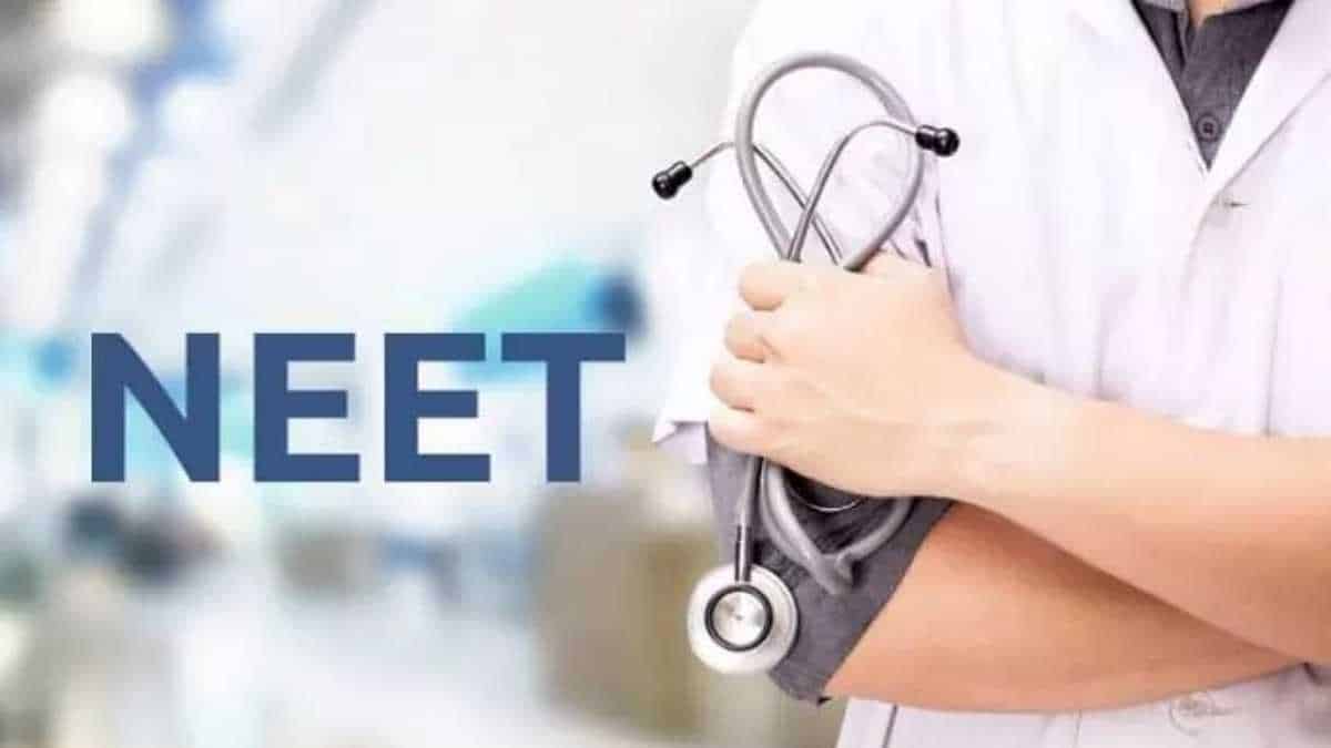 NEET रीएग्जाम: विशेष विमान से पटना पहुंचे प्रश्न पत्र, सुरक्षा इतनी कि परिंदा भी पर न मार सके