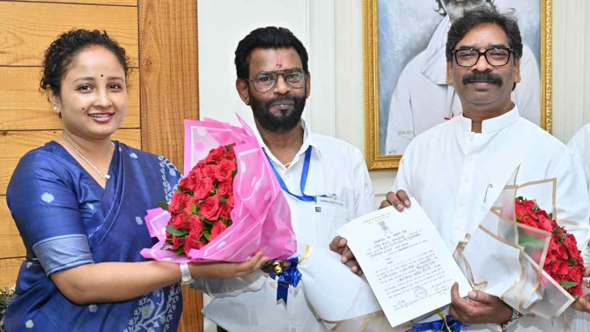 हेमंत सोरेन से मिले नए राज्यसभा सांसद बैद्यनाथ राम, क्या हैं सियासी मायने?