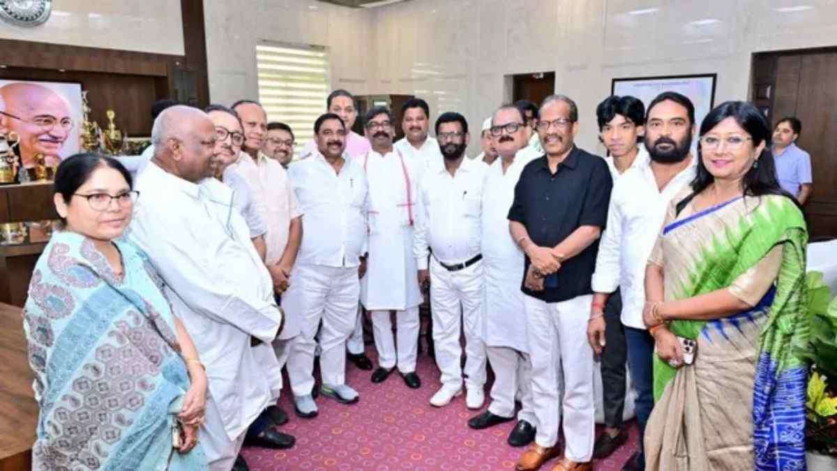 झारखंड राज्यसभा चुनाव: कांग्रेस ने झोंकी ताकत, विधायकों को एकजुट रखने के लिए दिल्ली से रांची तक बढ़ी हलचल