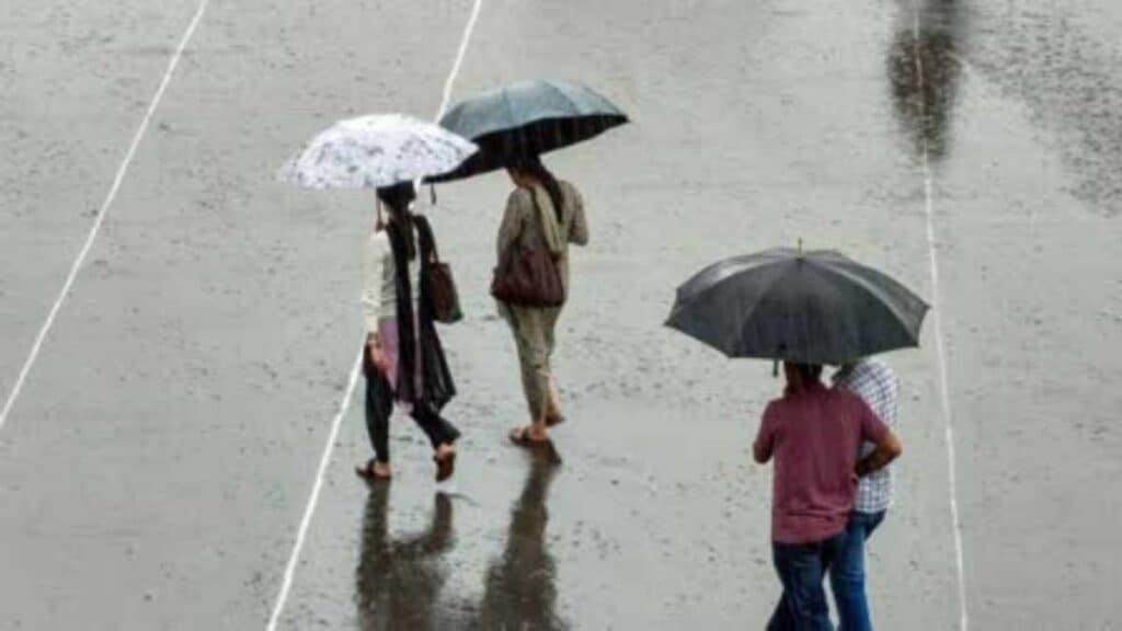 भीषण गर्मी के बीच डालटनगंज