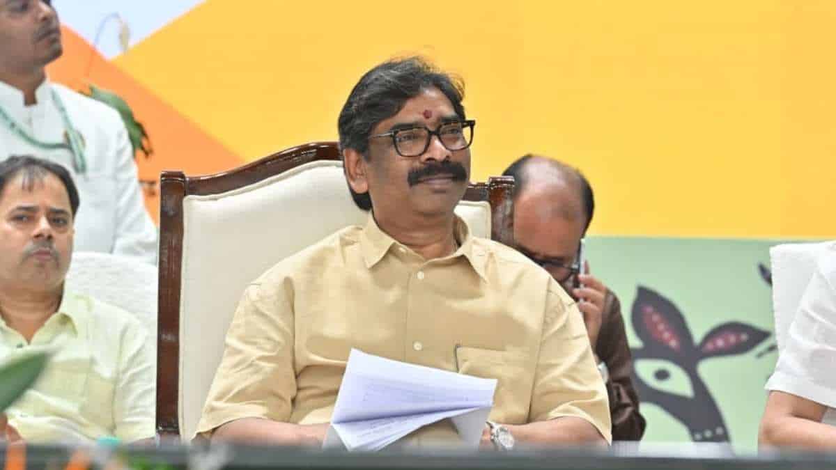झारखंड कैबिनेट फैसला: आदिवासियों को 150 दिन रोजगार, RIMS 2 मंजूर