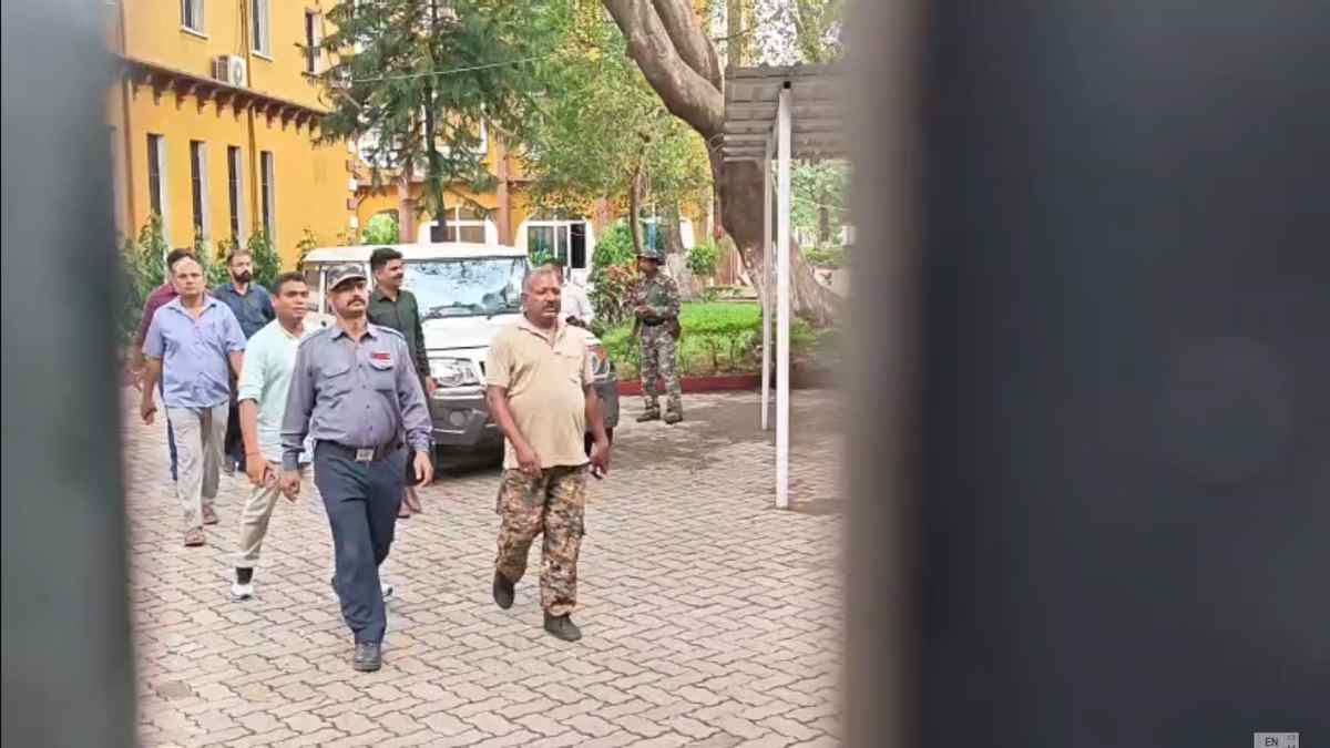 JPSC Paper Leak: जेपीएससी दफ्तर पर CID का धावा, उप परीक्षा नियंत्रक हिरासत में, चेयरमैन ने दिया इस्तीफा!