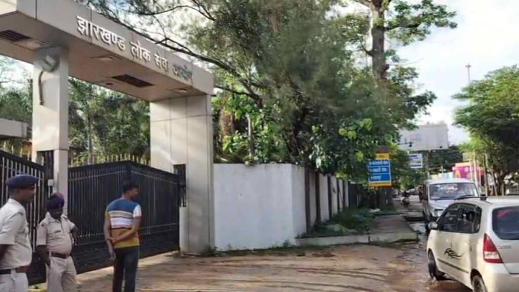 जब एक ही प्राइवेट एजेंसी के हाथ में थी 'चाबी', तो उठे 4 तीखे सवाल
