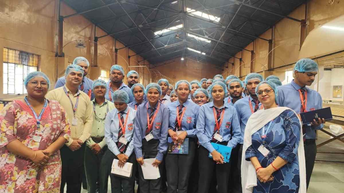 क्लासरूम से इंडस्ट्री तक: RKDF Ranchi के छात्रों ने जानी Parle-G की सफलता की इनसाइड स्टोरी