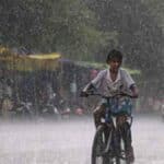 झारखंड में झमाझम बारिश से बदला मौसम, जानें आपके शहर का हाल