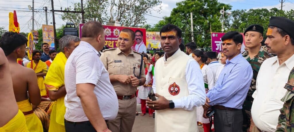 रांची रथयात्रा में उमड़ा जनसैलाब, क्यों कांपी सुरक्षा एजेंसियों की रूह? 2 अभेद्य किले में तब्दील हुआ मेला क्षेत्र: त्रिस्तरीय सुरक्षा घेरा