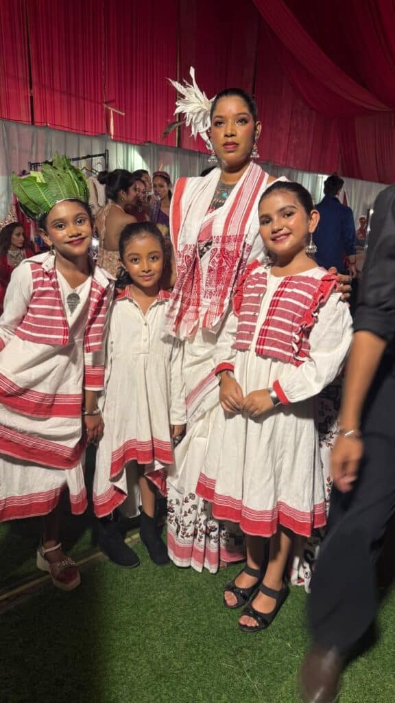 Neifw 2026 में छाई सोहराई कला, अब झारखंड में होगा 'नेशनल ट्राइबल फैशन शो' 2 Whatsapp image 2026 07 21 at 15. 28. 19 1