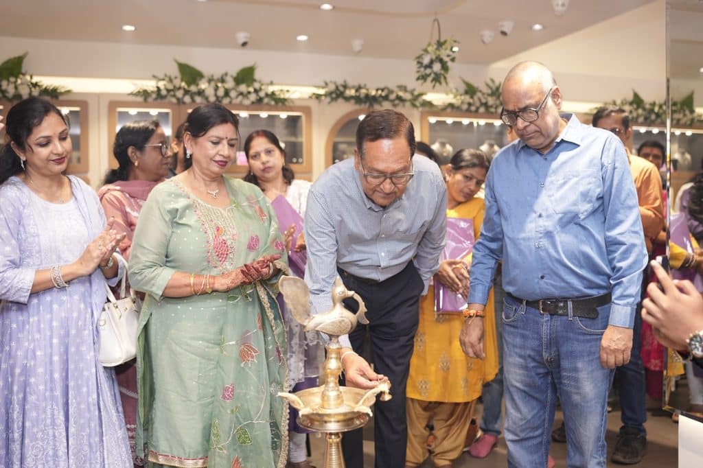 "छूकर और महसूस कर पसंद करें ज्वेलरी": एमडी सौमेन भौमिक