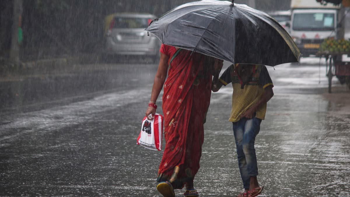 15 राज्यों में भारी बारिश का अलर्ट: स्कूल बंद, आफत?