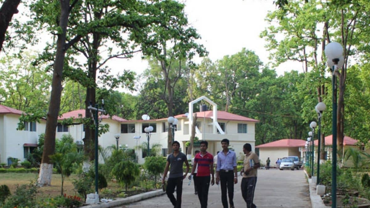 CUJ UG Admission 2026: खाली सीटों पर दाखिले का आखिरी मौका?