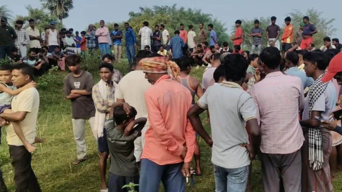 धनबाद में हाथियों का हमला: शिक्षक को कुचला, इलाके में दहशत