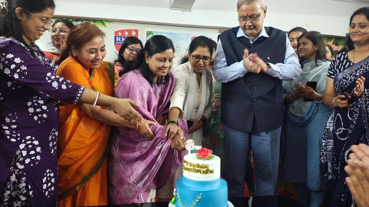 RKDF University Ranchi में अनोखा जन्मदिन: रक्तदान और सेवा से पेश की नजीर