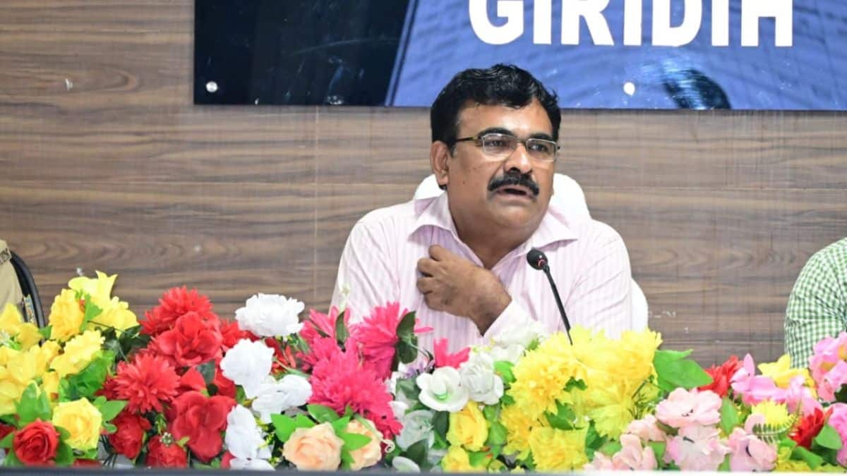 गिरिडीह SIR 2026: बुजुर्गों के दस्तावेज अटके, लगेंगे विशेष शिविर