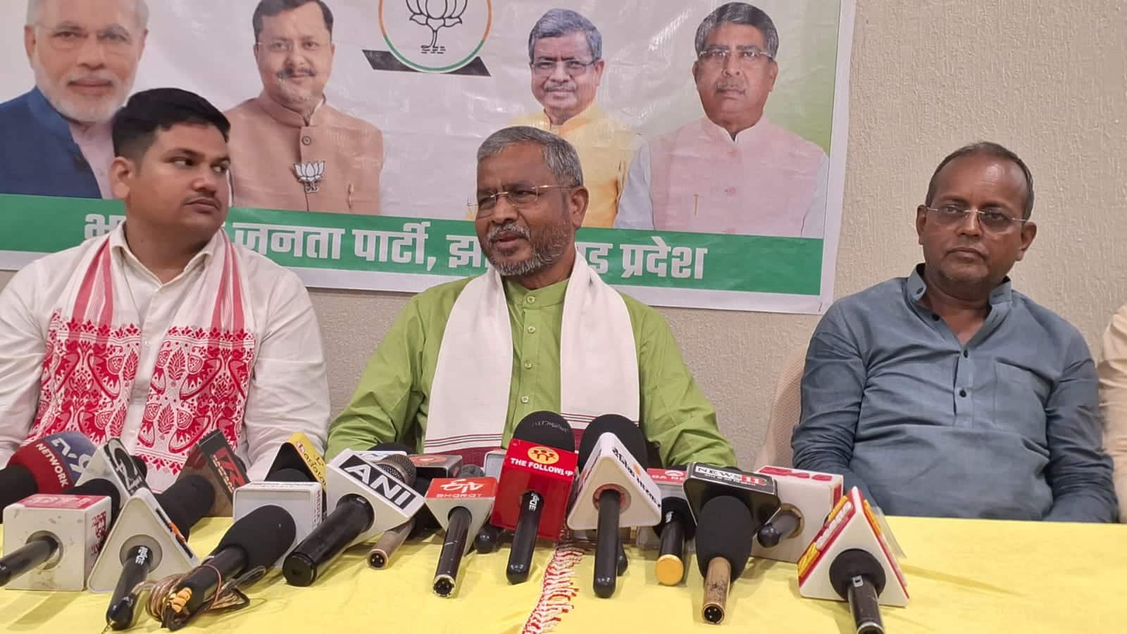 'राहुल का इलाज करवाएं वरना...', बाबूलाल मरांडी का कांग्रेस पर तीखा हमला
