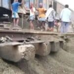 साहिबगंज रेलमार्ग पर कटाव, ट्रेनें कब होंगी बहाल?