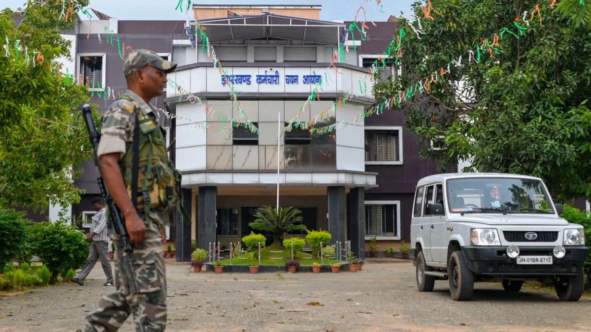 JSSC CGL जांच: दो कर्मी जेल, 500 से अधिक बयान