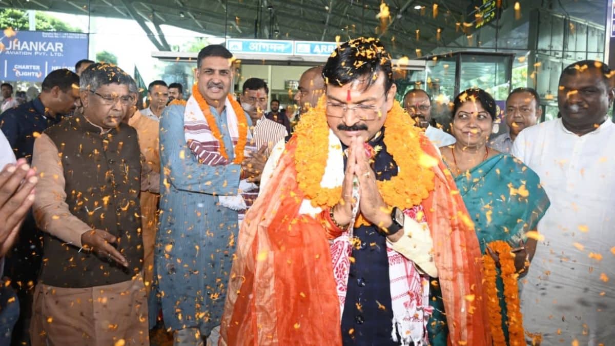 रांची पहुंचे झारखंड भाजपा के नए प्रभारी व सह-प्रभारी, हुआ स्वागत