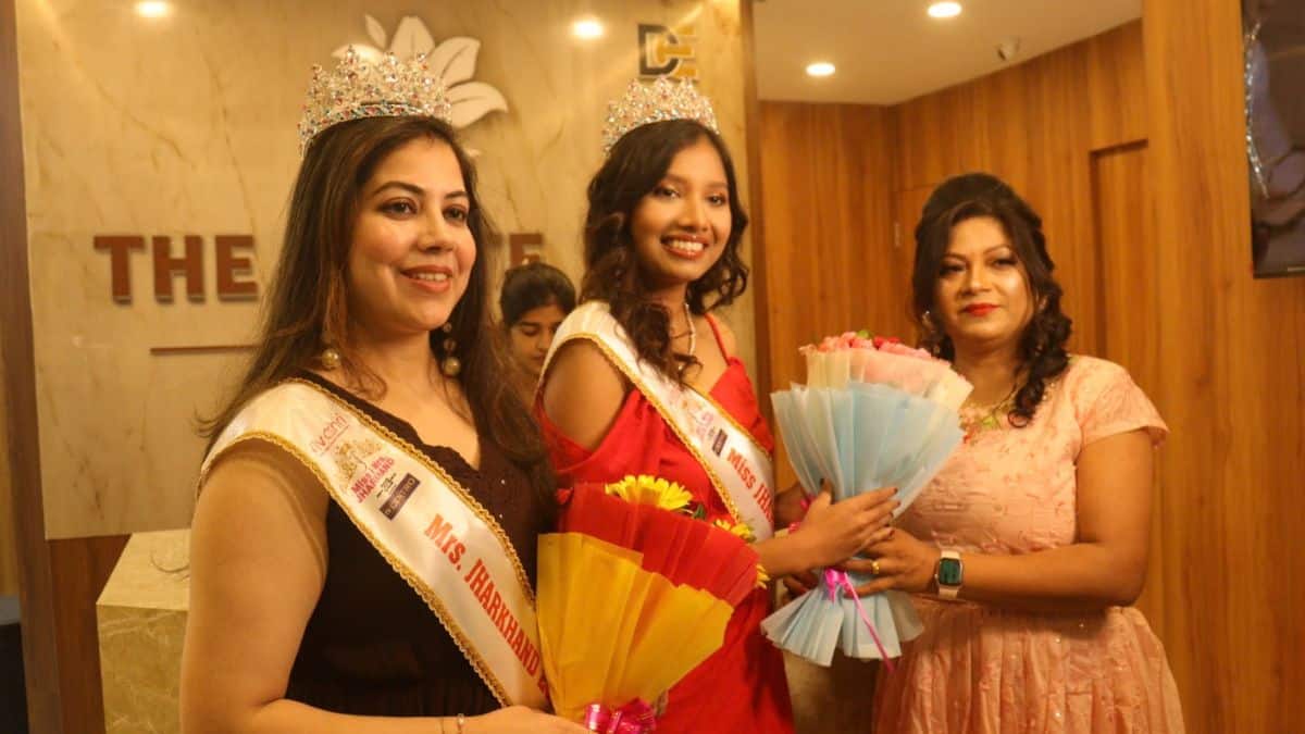 पिठोरिया के व्हाइट लिली सैलून पहुंचीं मिस और मिसेज झारखंड