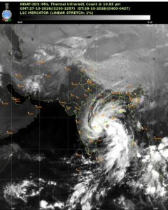 अर्नब तूफान पहुंचा आंध्र प्रदेश के करीब, 150 किमी तेज तूफानी हवा, रेड अलर्ट जारी